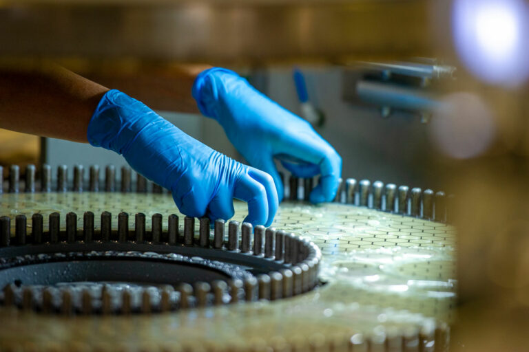 Usinage de verres de montres en saphir — haute horlogerie