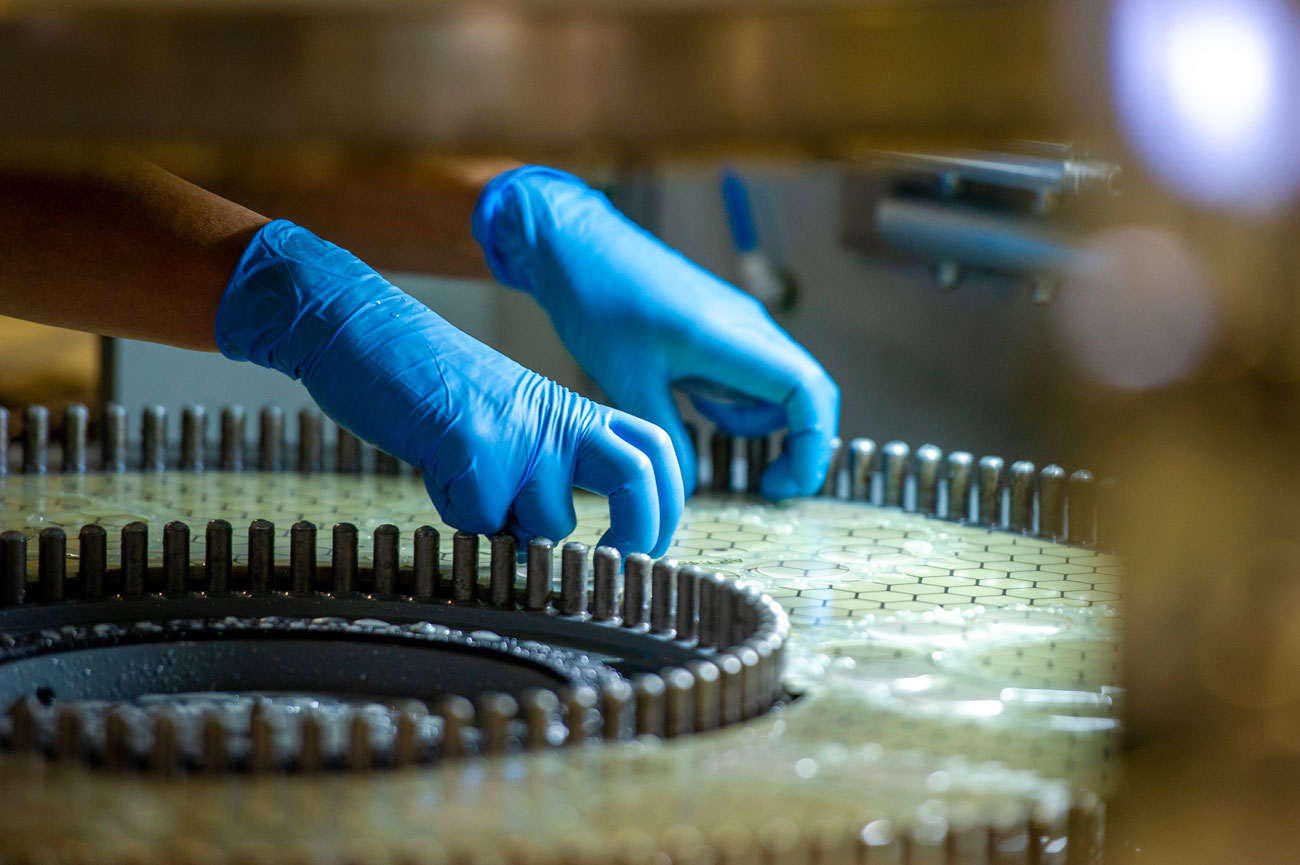 sinage de verres de montres en saphir — haute horlogerie sinage de verres de montres en saphir — haute horlogerie